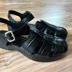 Freda Salvador Women's 10 Lizzie Croc Embossed Fisherman Sandals